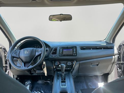 Used 2022 Honda HR-V LX image 10