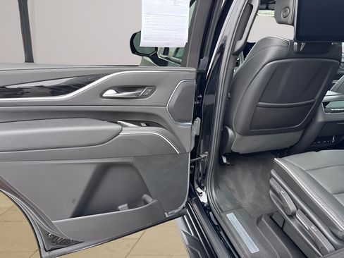 Used 2023 Cadillac Escalade Sport AWD/4WD image 38