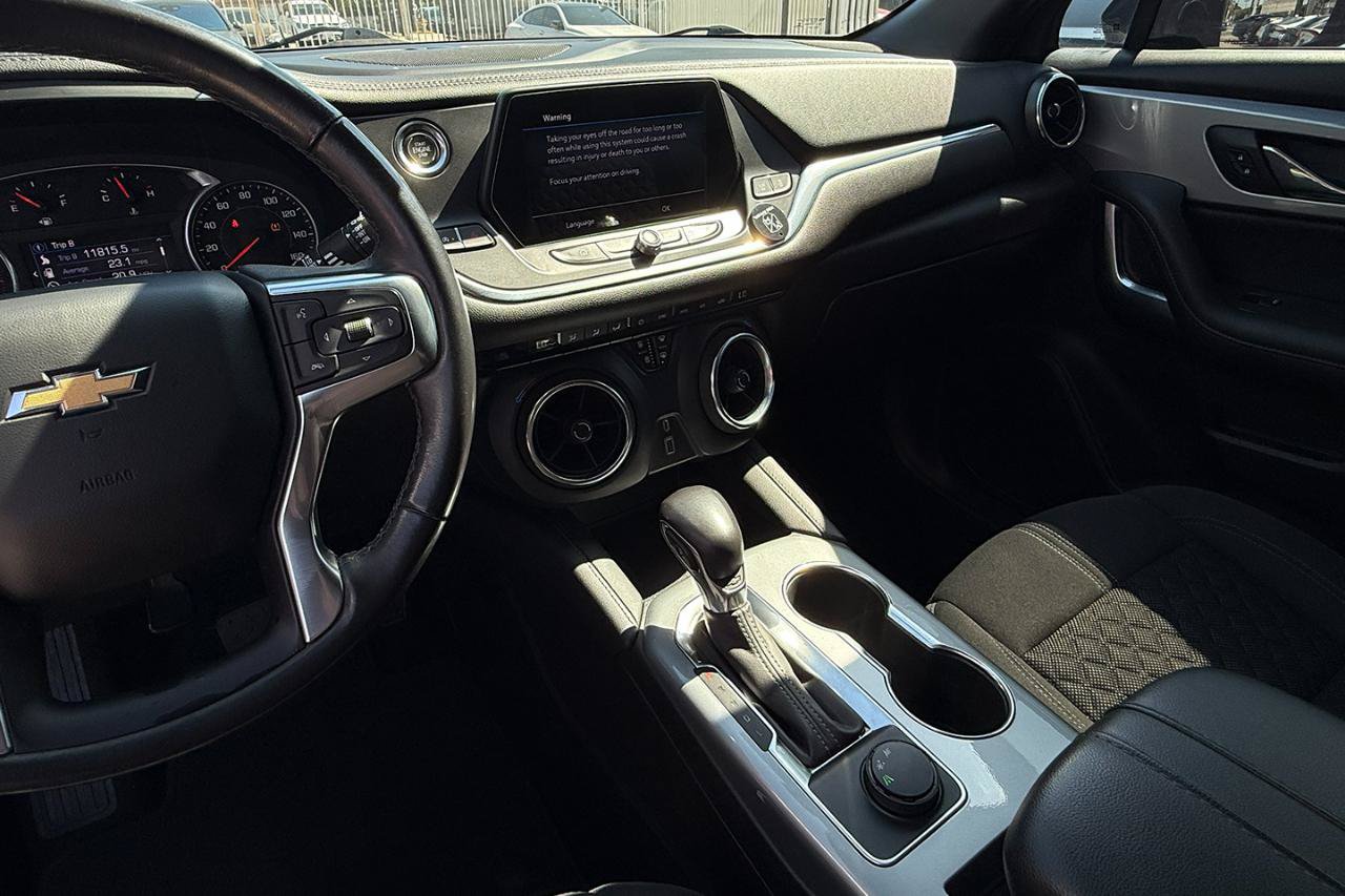 Used 2020 Chevrolet Blazer LT w/ Midnight/Sport Edition FWD image 13