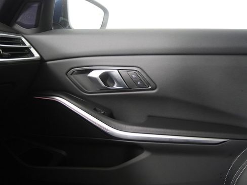 Used 2025 BMW 330i Sedan image 26
