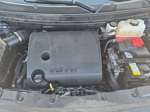 Used 2023 Chevrolet Traverse LS FWD image 25