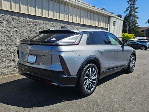 Used 2024 Cadillac Lyriq Sport AWD/4WD image 8