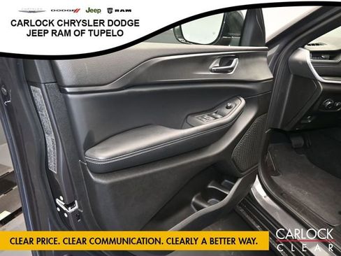 New 2025 Jeep Grand Cherokee Altitude image 11