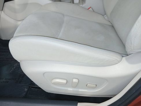 Used 2016 Nissan Rogue SV AWD/4WD image 16