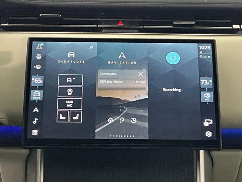 Certified 2024 Land Rover Range Rover Long Wheelbase SE image 11