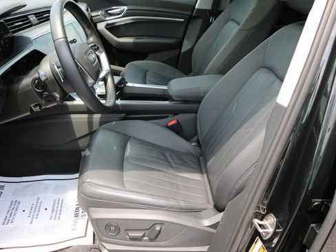 Used 2022 Audi e-tron Premium w/ Convenience Plus Package AWD/4WD image 27