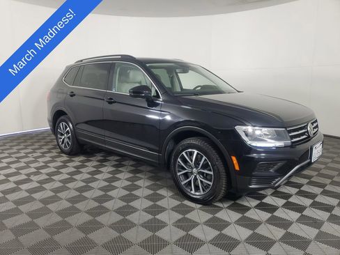 Used 2019 Volkswagen Tiguan SE w/ Panoramic Sunroof Package image 2