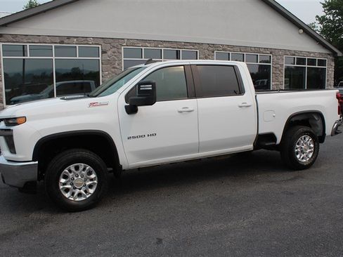 Used 2021 Chevrolet Silverado 2500 LT w/ Z71 Off-Road Package AWD/4WD image 3