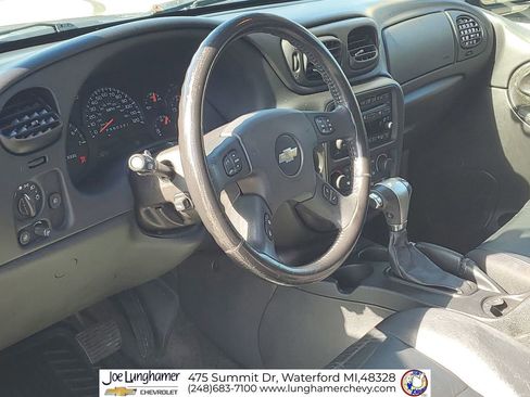 Used 2008 Chevrolet TrailBlazer LT w/ Sun And 6-Disc Cd Package AWD/4WD image 11