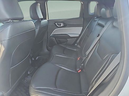 Used 2025 Jeep Compass Limited image 30