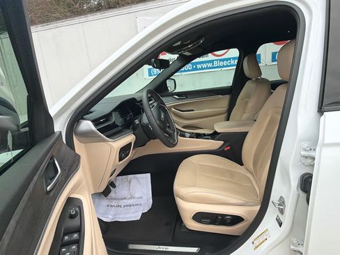 Used 2023 Jeep Grand Cherokee L Limited w/ Trailer Tow Group (B) image 18