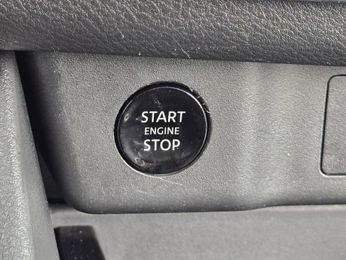 Used 2024 Nissan Rogue SV AWD/4WD image 29