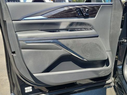 New 2026 Cadillac Escalade IQL Sport 1 w/ LPO, ONYX Package AWD/4WD image 21