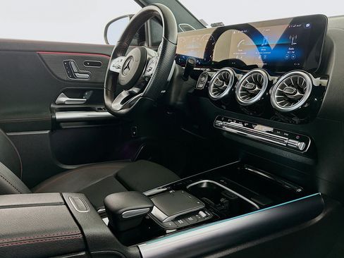 Used 2023 Mercedes-Benz GLA 250 4MATIC image 29