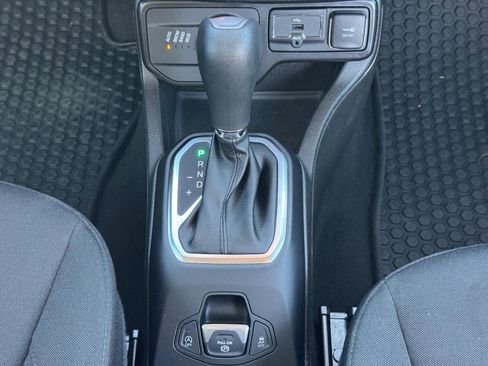 Used 2023 Jeep Renegade Latitude image 15