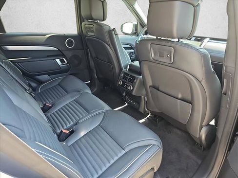 Certified 2024 Land Rover Discovery Dynamic SE image 6