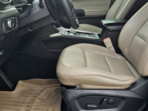 Used 2020 Ford Explorer XLT w/ Equipment Group 202A image 41