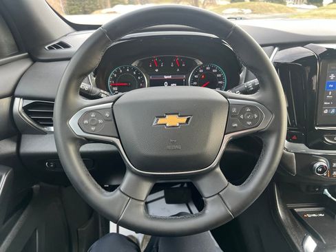 Used 2023 Chevrolet Traverse LT image 12