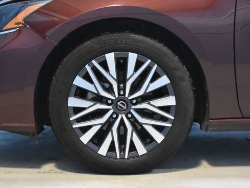 Used 2024 Nissan Altima 2.5 SV image 25