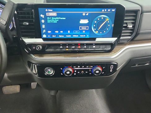 Used 2024 Chevrolet Silverado 1500 LT AWD/4WD image 21