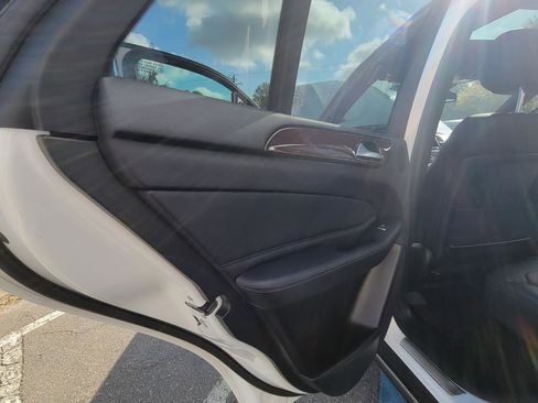 Used 2016 Mercedes-Benz GLE 350 4MATIC w/ Premium Package image 25