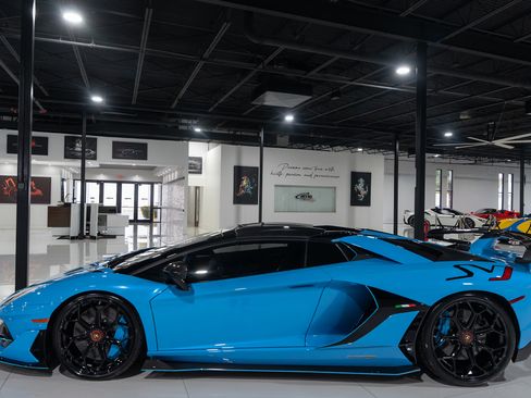 Used 2021 Lamborghini Aventador SVJ image 19