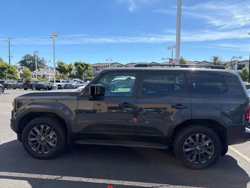 Used 2025 Toyota Land Cruiser AWD/4WD image 10