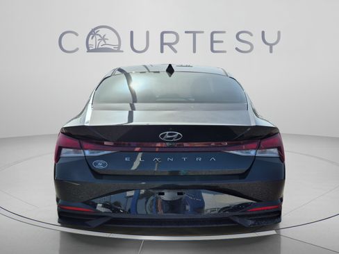 Certified 2023 Hyundai Elantra SEL FWD image 4