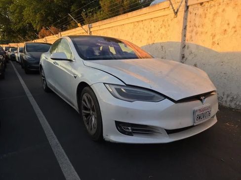 Used 2018 Tesla Model S 100D AWD/4WD image 2