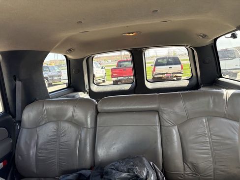 Used 2000 Chevrolet Tahoe LT w/ LT Preferred Equipment Group AWD/4WD image 17