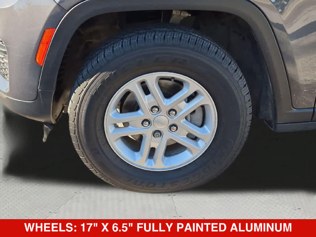 Used 2023 Jeep Grand Cherokee Laredo RWD image 13