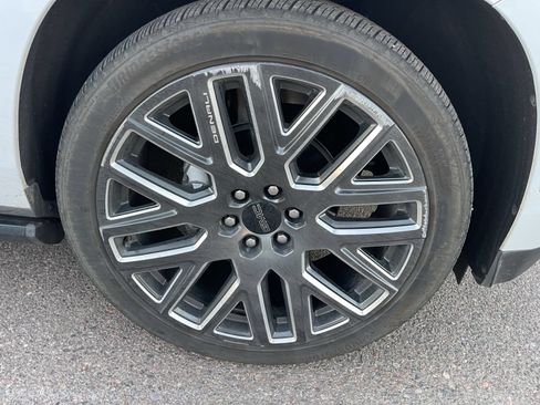 Used 2026 GMC Yukon Denali Ultimate AWD/4WD image 4