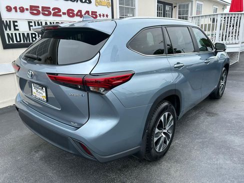 Used 2023 Toyota Highlander XLE AWD/4WD image 7
