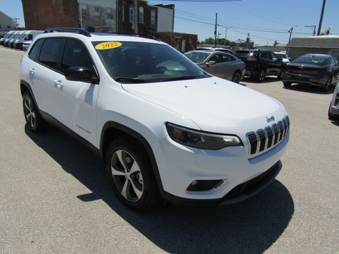 Used 2022 Jeep Cherokee Limited AWD/4WD image 1