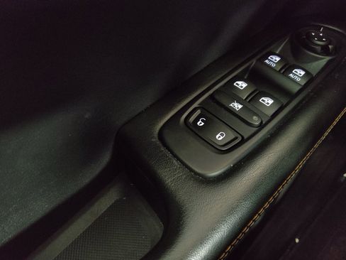 Used 2017 Jeep Compass Latitude w/ Popular Equipment Group AWD/4WD image 27