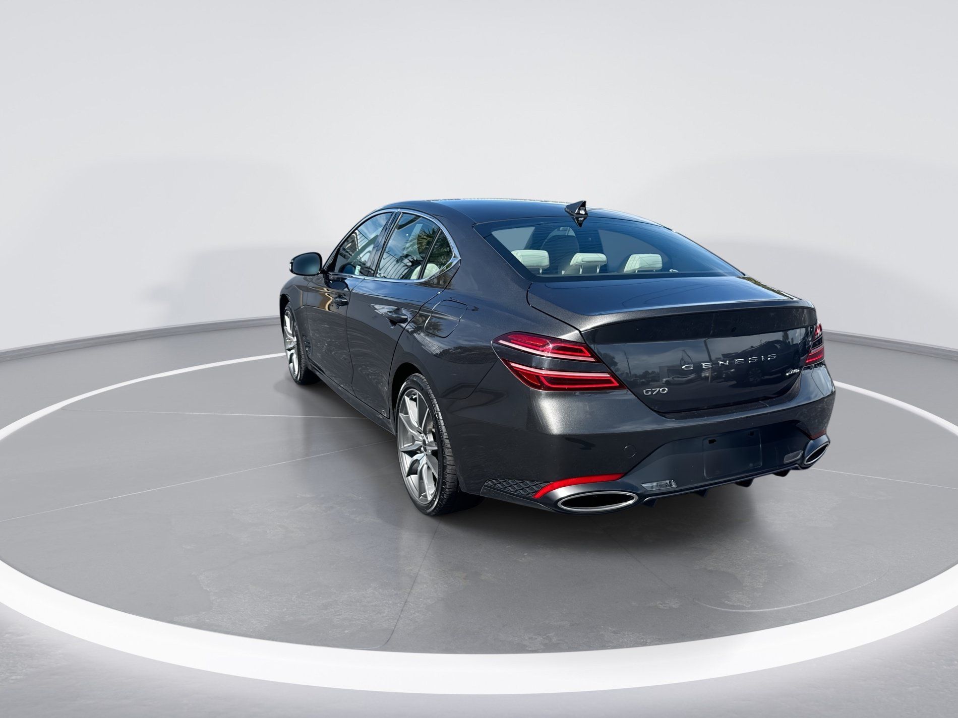 Used 2025 Genesis G70 2.5T AWD/4WD image 6