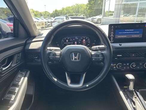 Used 2023 Honda Accord Touring image 12
