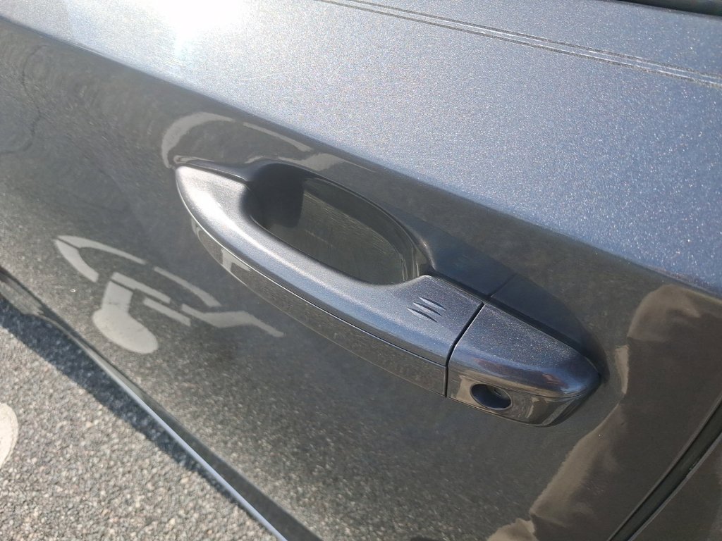 Used 2018 Honda Accord EX image 17