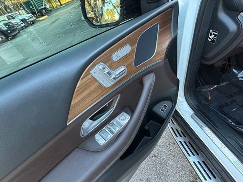 Used 2023 Mercedes-Benz GLE 450 4MATIC w/ AMG Line Exterior image 27