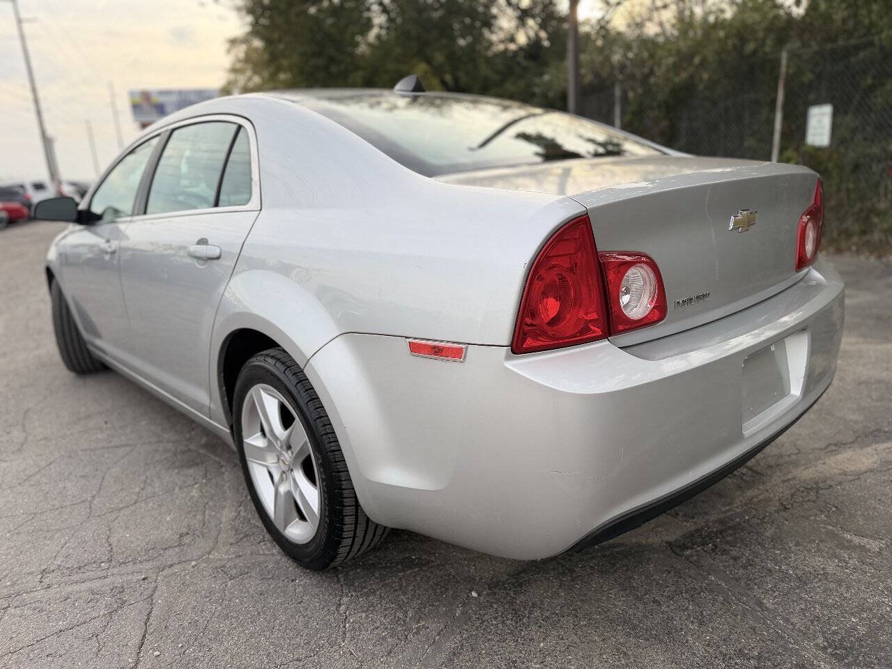Used 2012 Chevrolet Malibu LS FWD image 3