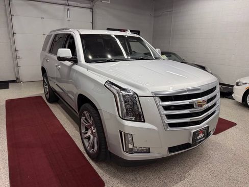 Used 2016 Cadillac Escalade Premium AWD/4WD image 10