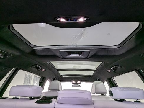 Used 2024 BMW X7 xDrive40i w/ M Sport Package AWD/4WD image 15