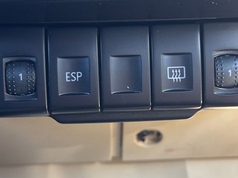 Used 2009 Volkswagen Beetle S image 28