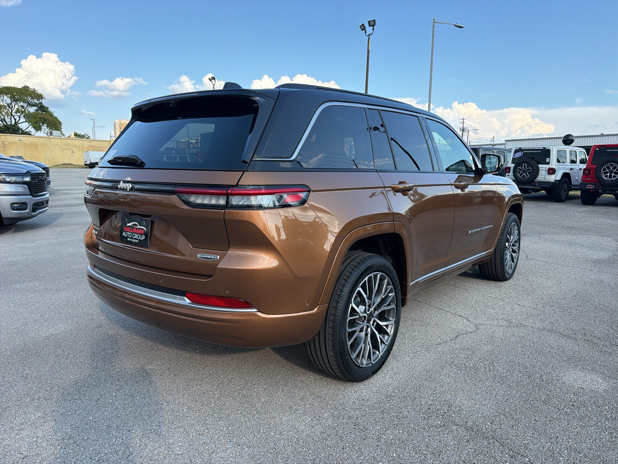 New 2027 Jeep Grand Cherokee Summit AWD/4WD image 6