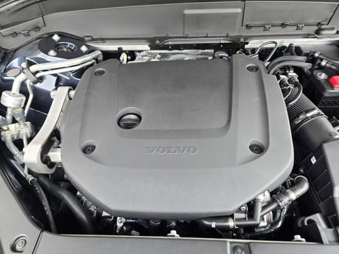 New 2026 Volvo XC90 B6 Plus w/ Protection Package Premier image 32