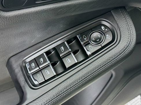 Certified 2018 Porsche Macan Sport Edition AWD/4WD image 18