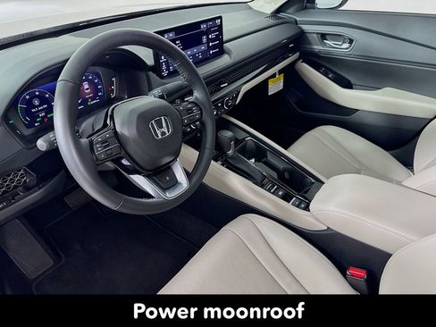 Used 2025 Honda Accord Touring image 11