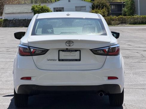 Used 2019 Toyota Yaris LE image 6