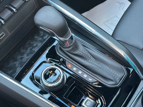 New 2025 GMC Canyon Elevation w/ Convenience Package image 22