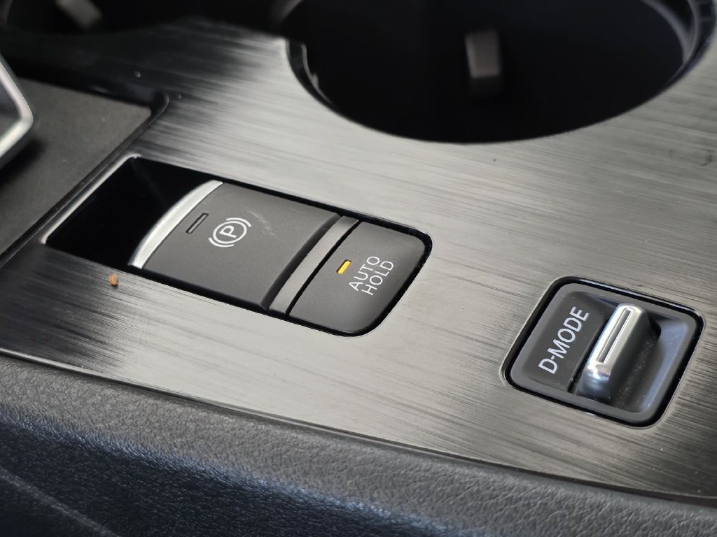 Used 2024 Nissan Rogue S FWD image 23